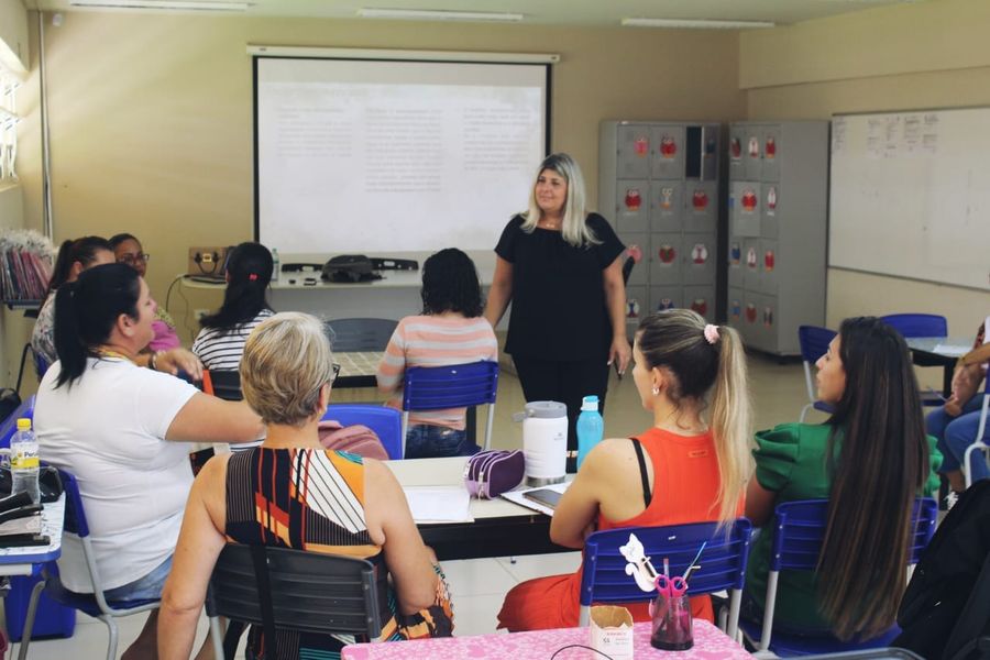 Inclusão é tema do primeiro dia de reunião pedagógica na Escola Municipal Demétrio Verenka